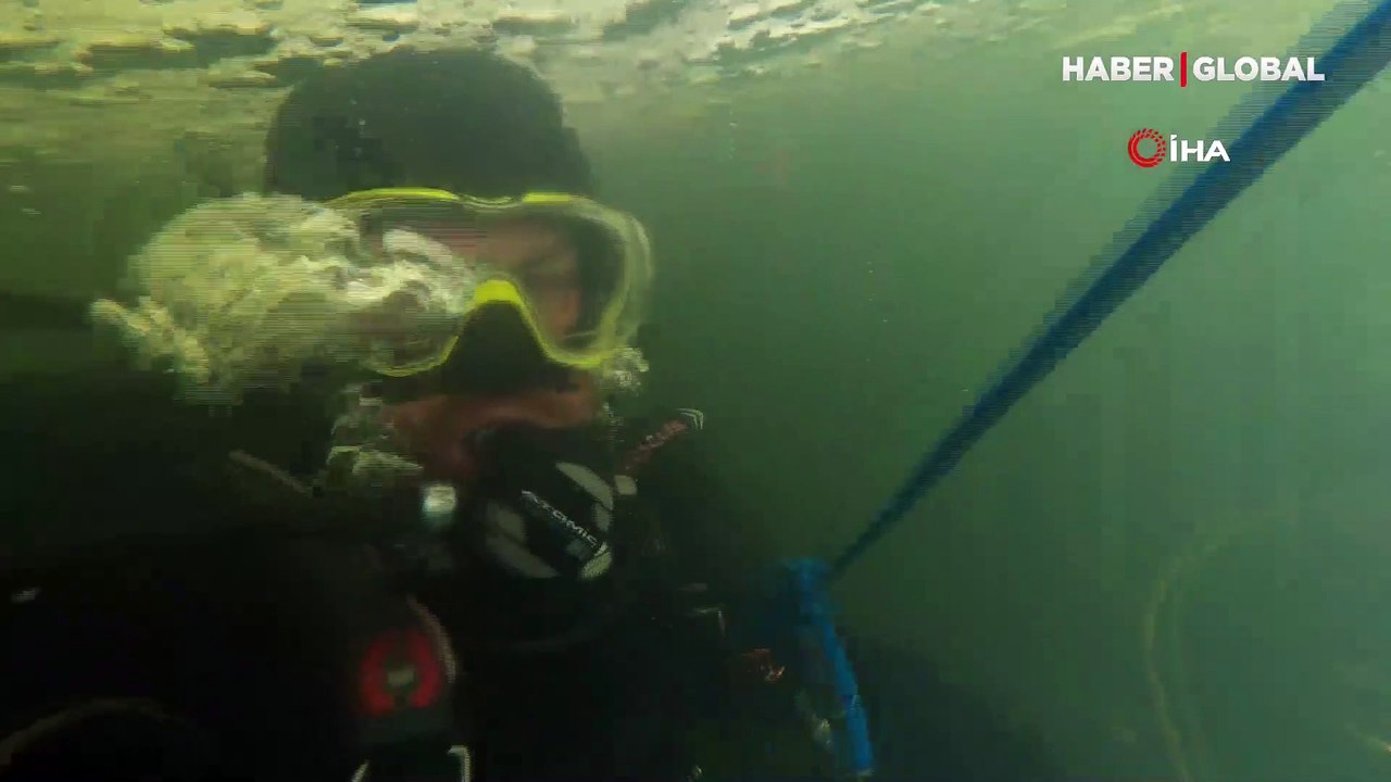 Palandöken'de 2 bin 500 rakımda 'buz dalışı'