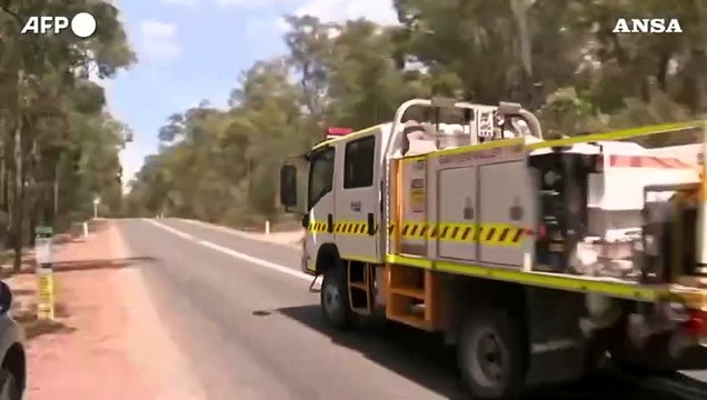 Australia, maxi incendio sulla costa occidentale: case evacuate