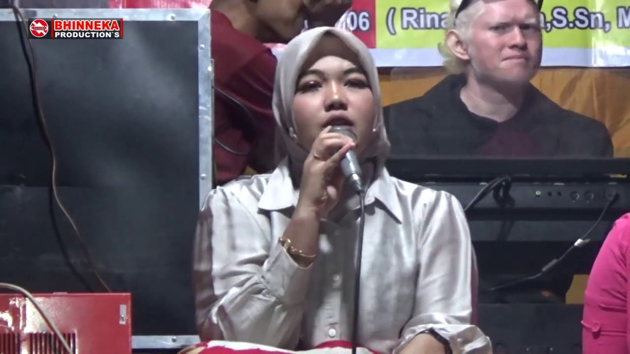 SALUANG MINANG \\ SINGGALANG INDUAK KITO MULAI SINGGALANG JAYA MANGIRINGANYO DENDANG GURAU DI SUNGAI TARAB KITO MULAI