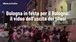 Bologna in festa per il Bologna: il video dell'uscita dei tifosi