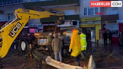 Bartın'da Evlerin Çatısı Uçtu, Çay Bahçesi Zarar Gördü