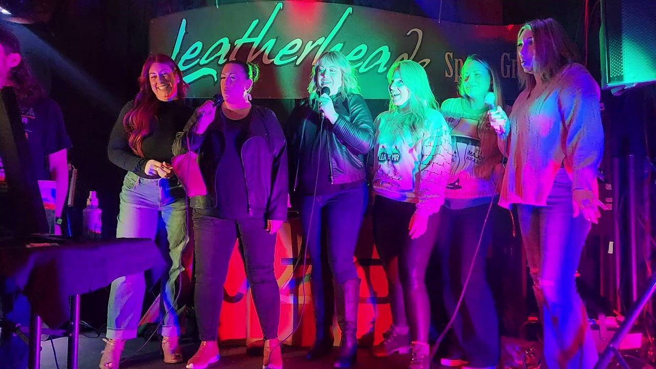 LAST CHRISTMAS (PERFORMED AT LEATHERHEADS) video Dailymotion