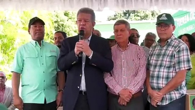 Leonel reparte sus tradicionales cajas navideñas con motivo de Nochebuena