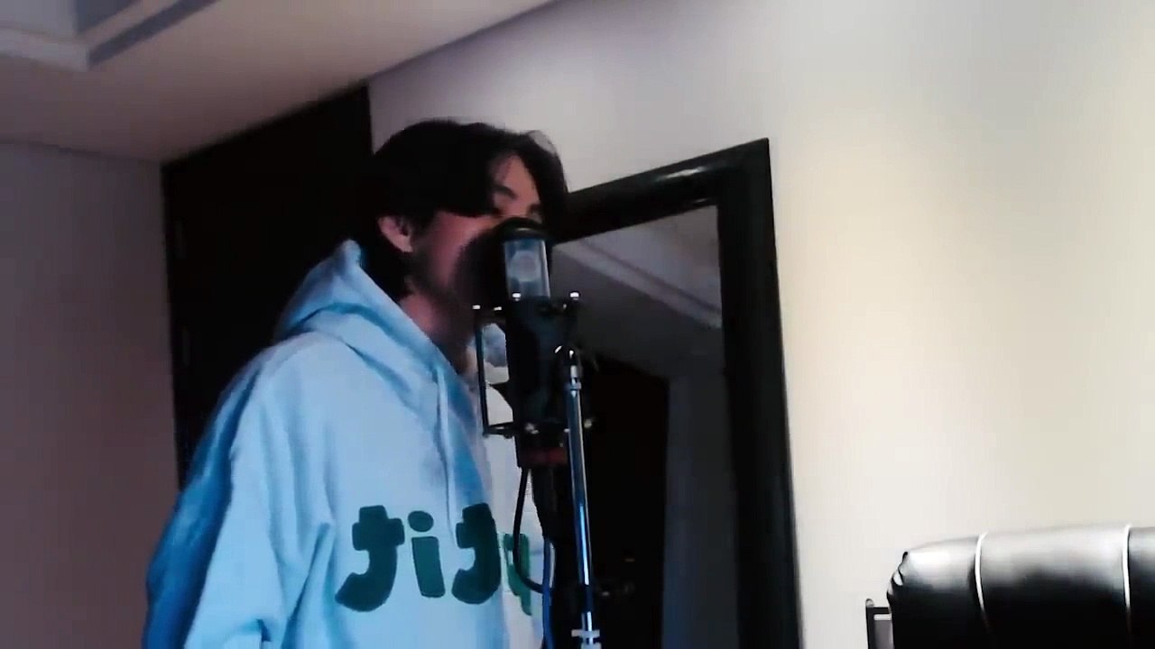 It’s Beginning To Look A Lot Like Christmas (cover) by V of BTS