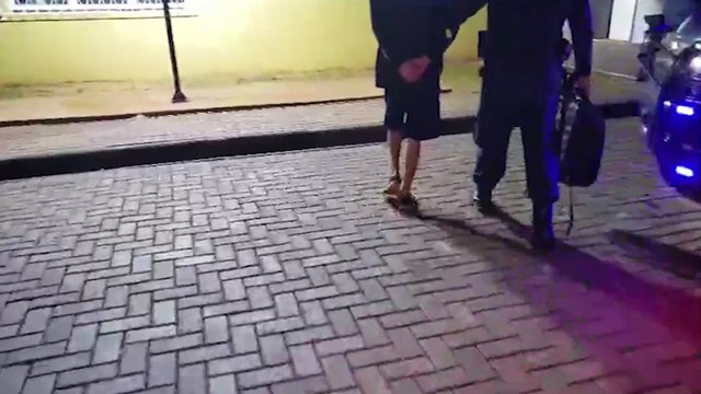 Equipes da Guarda Municipal detém indivíduo embriagado pilotando moto adulterada na Rua Adolfo Garcia