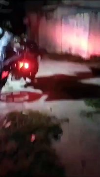 Joven denuncia que reparó su calle y vecinos agresivos y groseros le recriminan, en la colonia Puerto Esmeralda de Coatzacoalcos