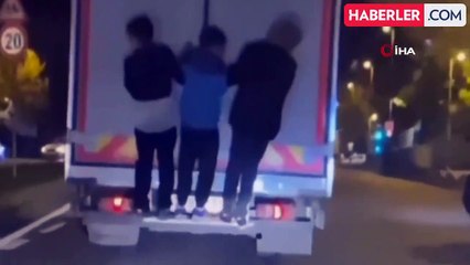 Sancaktepe'de kamyonun arkasından tutunan çocukların tehlikeli oyunu kamerada