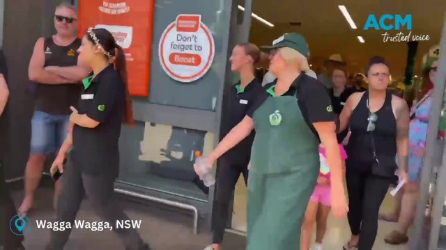 Hot chooks cause Kooringal Mall Woolworths evacuation on Christmas Eve