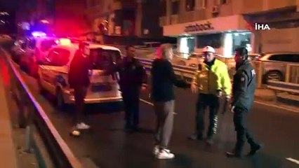 Üsküdar'da alkollü sürücü kaza yapınca çekim yapan basın mensuplarına saldırdı