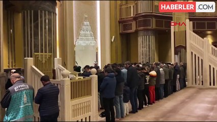 İSTANBUL'DA ŞEHİTLER İÇİN CAMİLERDE DUA EDİLDİ