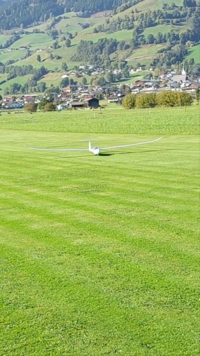 Landung Discus 2B in Piesendorf