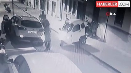 Burdur'da 3 tekerlekli elektrikli motosikletiyle kaldırımdan inmeye çalışan adam tepetaklak oldu