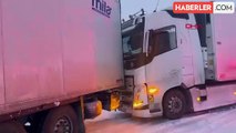 Ardahan-Kars kara yolunda TIR'lar kayarak kaza yaptı