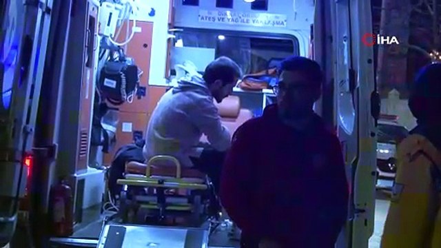 Beşiktaş'ta servis minibüsü ve otomobil kafa kafaya çarpıştı: 9 yaralı