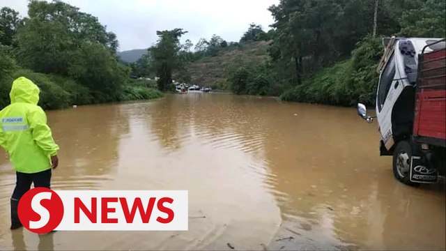 More than 100 vehicles stranded due to road closure in Gua Musang