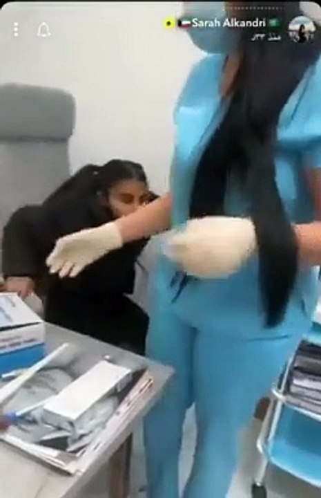سارة الكندري في مرمى الانتقاد.. حقنت شفاه ابنتها بالفيلر