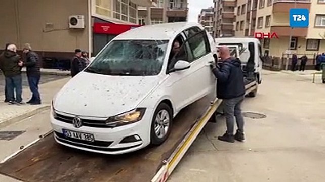 Rize'de fırtına; çatı uçtu, pencere camları kırıldı