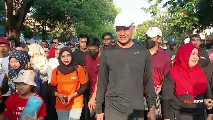 Ditemani Sang Istri, Ganjar Main Tenis Meja dengan FX Rudy di CFD Solo