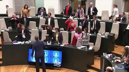 Ortega-Smith (VOX) acojona al perroflauta que le insulta y la izquierda madrileña se pone histérica