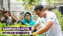 Momen Sandiaga Ditemani Aiman Witjaksono Gelar Bazar Sembako Murah di Matraman