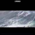 Cruzeiro atingido por onda gigante no Mar do Norte perde energia durante viagem