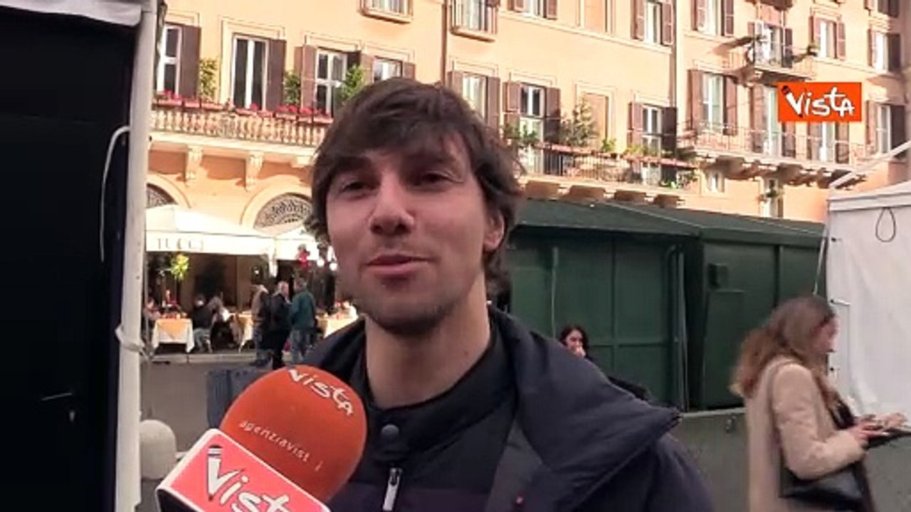 Mercatino di Natale a piazza Navona, ecco cosa ne pensano romani e turisti: "Una volta era meglio"