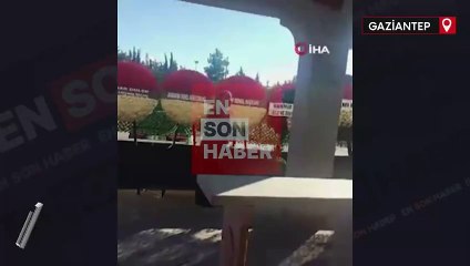 Gaziantep'te şehit yakınları, Özgür Özel'in gönderdiği çelengi parçaladı