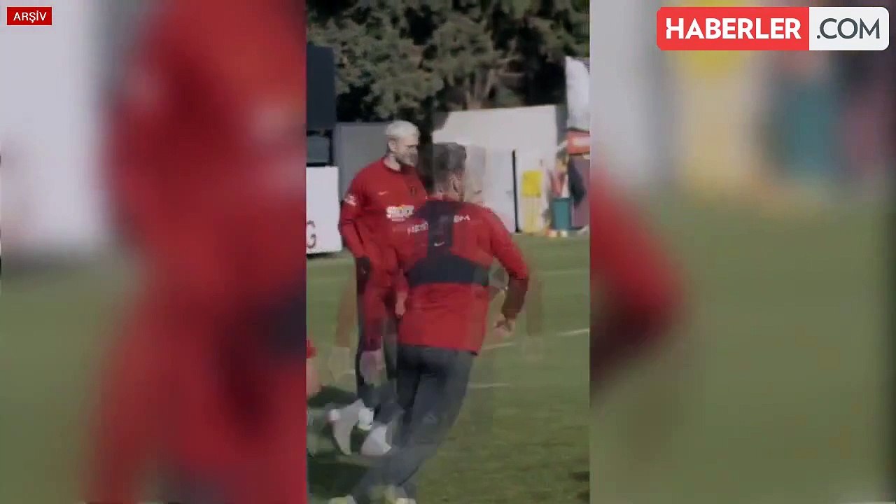 Maçta direğe çarpan Icardi'nin elmacık kemiği kırıldı