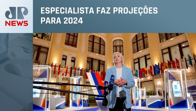 Opositora de Putin é vetada nas eleições; Zelensky destaca união da Ucrânia; especialista comenta