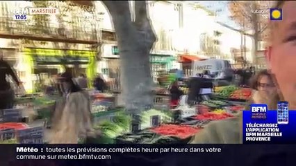 Le marché de NOEL de GARDANNE bien fréquenté pour le reveillon de NOEL 24DEC2023