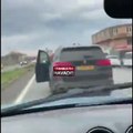 Hollanda’dan gelen gurbetçi trafik magandası tartıştığı sürücünün acına saldırdı
