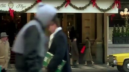 مشهد دونالد ترامب في فيلم Home Alone