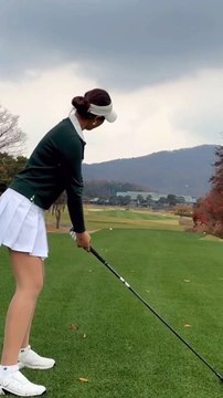 This time, even the ball goes out haha KLPGA pro Kim Tae-rim's driver shot llim215 golf shrots golf golf swing golf lesson - 이번엔 공나가는거까지ㅋ KLPGA 김태림프로의 드라이버샷 llim215 golf shrots 골프 golfswing 골프스윙 골프레슨
