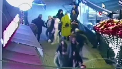 Şarkıcı Atilla Taş ve eşinin taşkınlık çıkarttığı anların yeni görüntüleri Tutuklama kararı sonrası bayılmış (1)