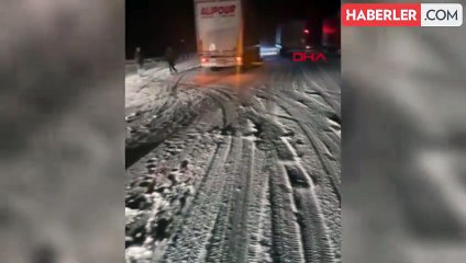 Van'da 451 yerleşim yerinin yolu kardan kapandı