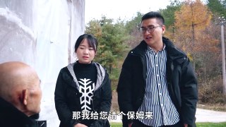 Hilarious Wu Xi- Guang Tou He’s leg was injured, and the nanny his children hired for him was not an easy job! - Watermelon Video