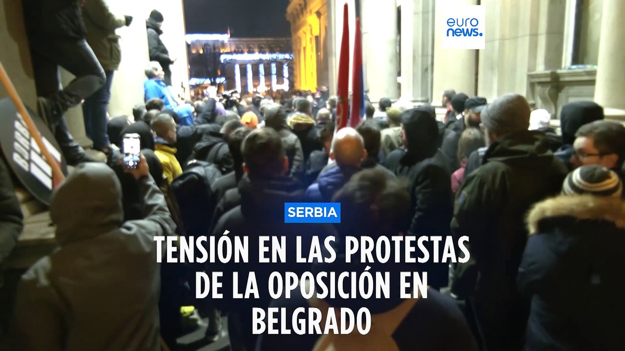 Miles de seguidores de la oposición demandan la repetición de las elecciones en Serbia