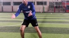 لاعب كرة القدم الاناني