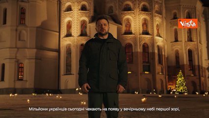 Gli auguri di Natale di Zelensky: Alla fine il buio perde