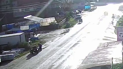 SİNOP - Sahipsiz köpeklerin saldırdığı ATV'nin sürücüsü kaza yaptı