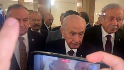 Bahçeli Genel Kurulu terk etti
