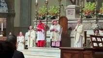 Il cardinale Simoni presiede la messa di Natale in Duomo a 60 anni dal suo arresto (Video New Press Photo)