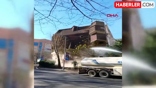 Esenyurt'ta 6 katlı bina, kontrollü yıkımı sırasında caddeye doğru çöktü
