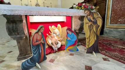 Italie : une crèche LGBT avec un couple de femmes autour de Jésus fait polémique
