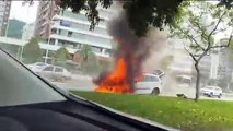 VÍDEO: Carro pega fogo na Beira-Mar Norte em Florianópolis