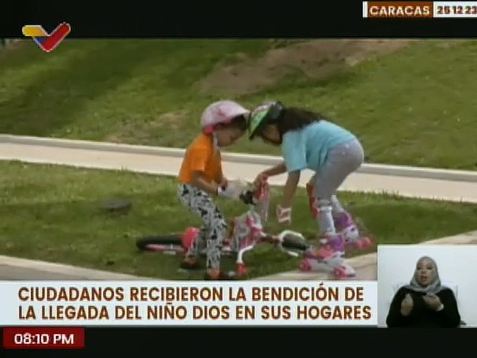 Caracas | Ciudadanos disfrutaron con emoción la llegada del Niño Jesús juntos a sus hijos