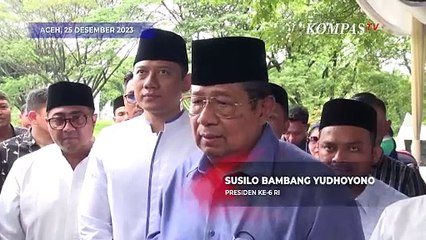Momen AHY Dampingi SBY Ziarah ke Kuburan Massal Tsunami Aceh