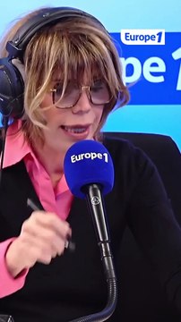 David Hallyday répond à Jade et Joy qui affirmaient avoir été abandonnées par leur frère , évoquant à demi-mots leur manipulation : C'est triste de mettre des enfants à cette place inconfortable