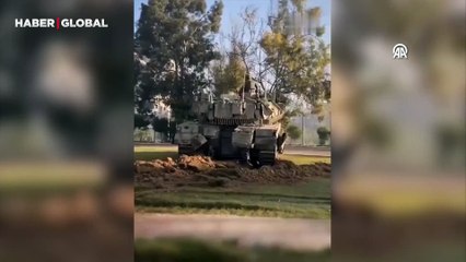 İsrail, Filistinlileri Gazze'deki bir stadyumda yarı çıplak teşhir ettiği anları yayınladı: ''Çocuklar da var''