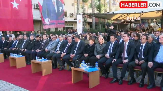 Antalya Büyükşehir Belediye Başkanı Muhittin Böcek, Kumluca'da Atatürk Stadyumu'ndaki çalışmaları inceledi